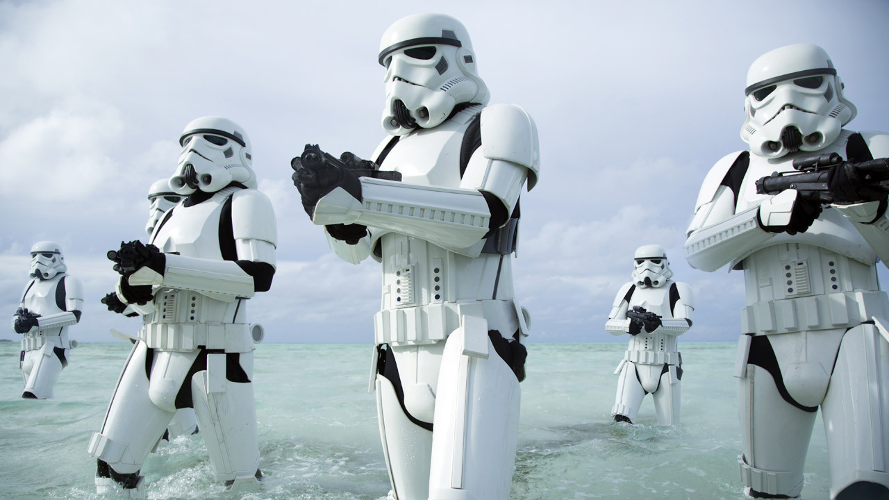 rogueone-gallery-stormtroopers-beach 09ef96a